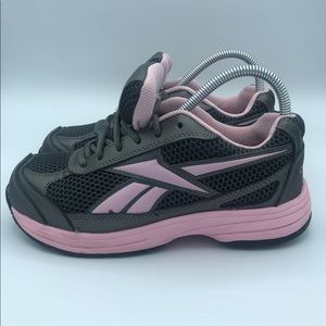 Reebok Womens Work Safty Toe Shoes. Oil and slip resisting. GRAY/PINK